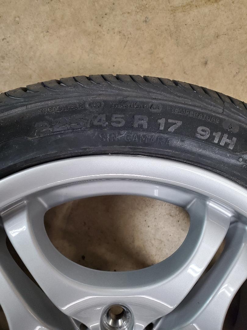 BMW tire size