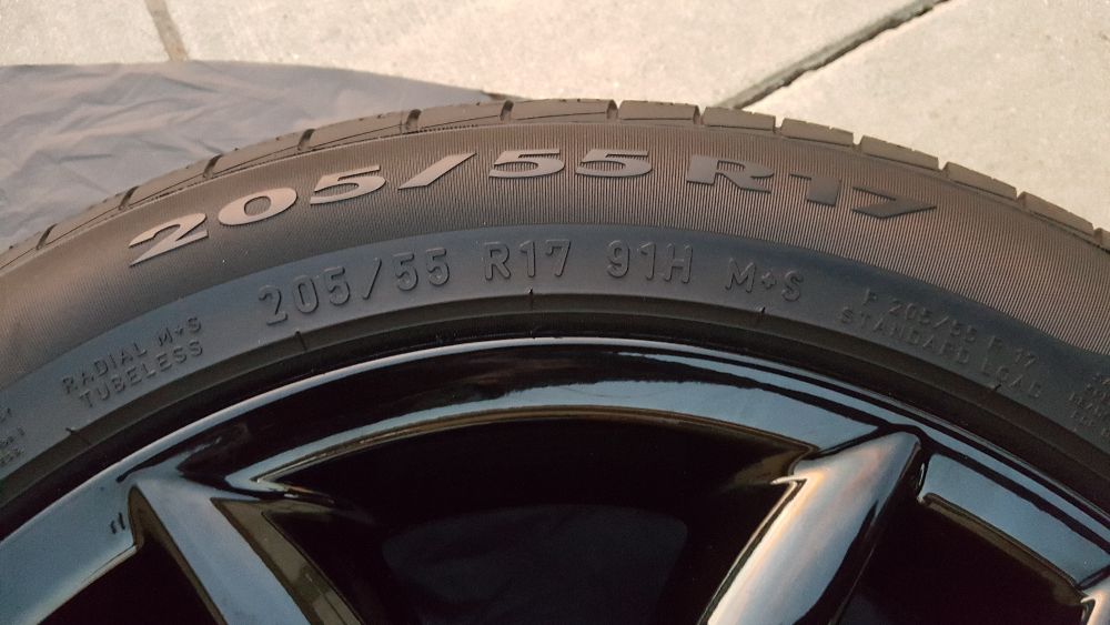 Mini Countryman OEM Tires 05