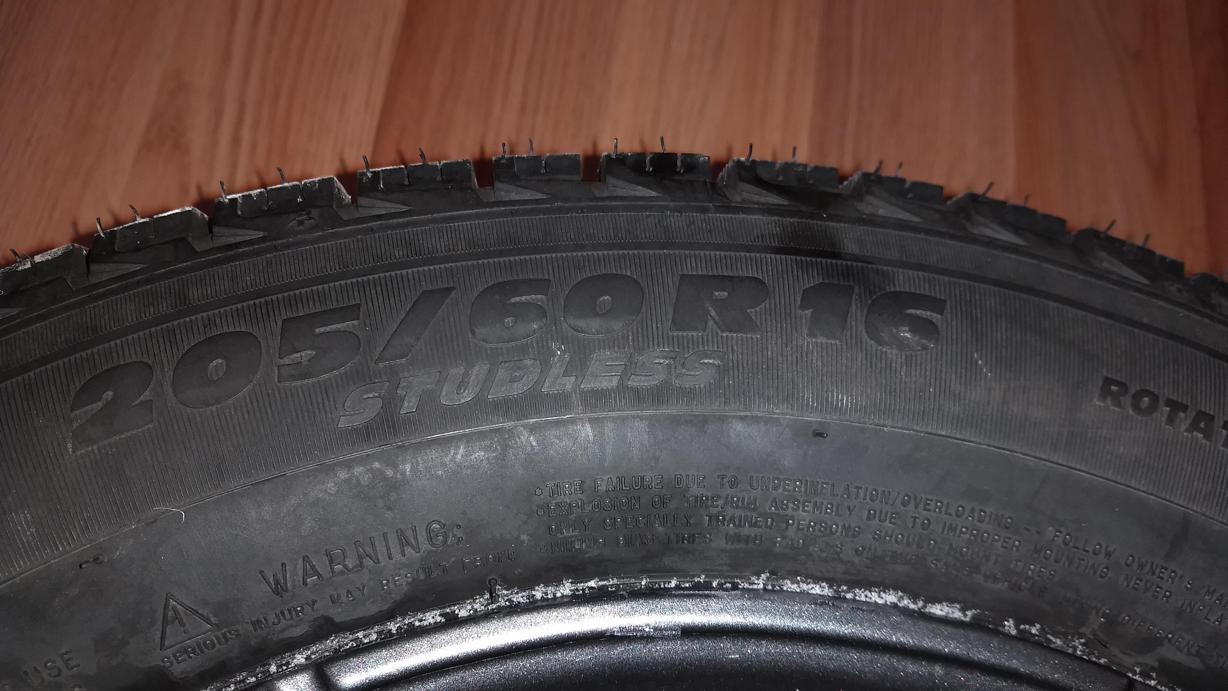 SnowTire_Close