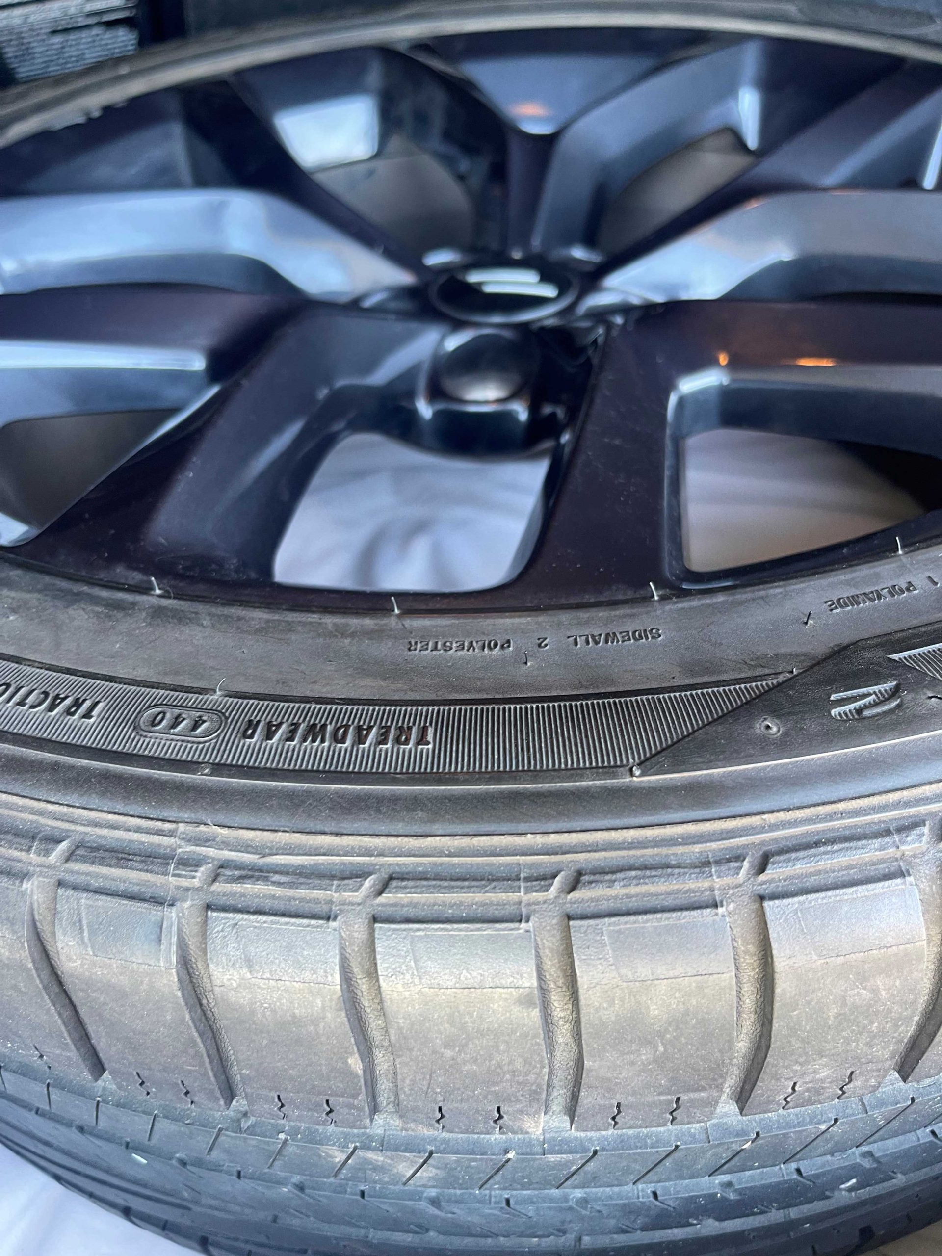tire image r