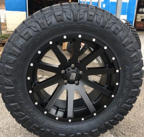 20x10-xd-heist-818-black-wheel-35x12.50r20-nitto-ridge-grappler