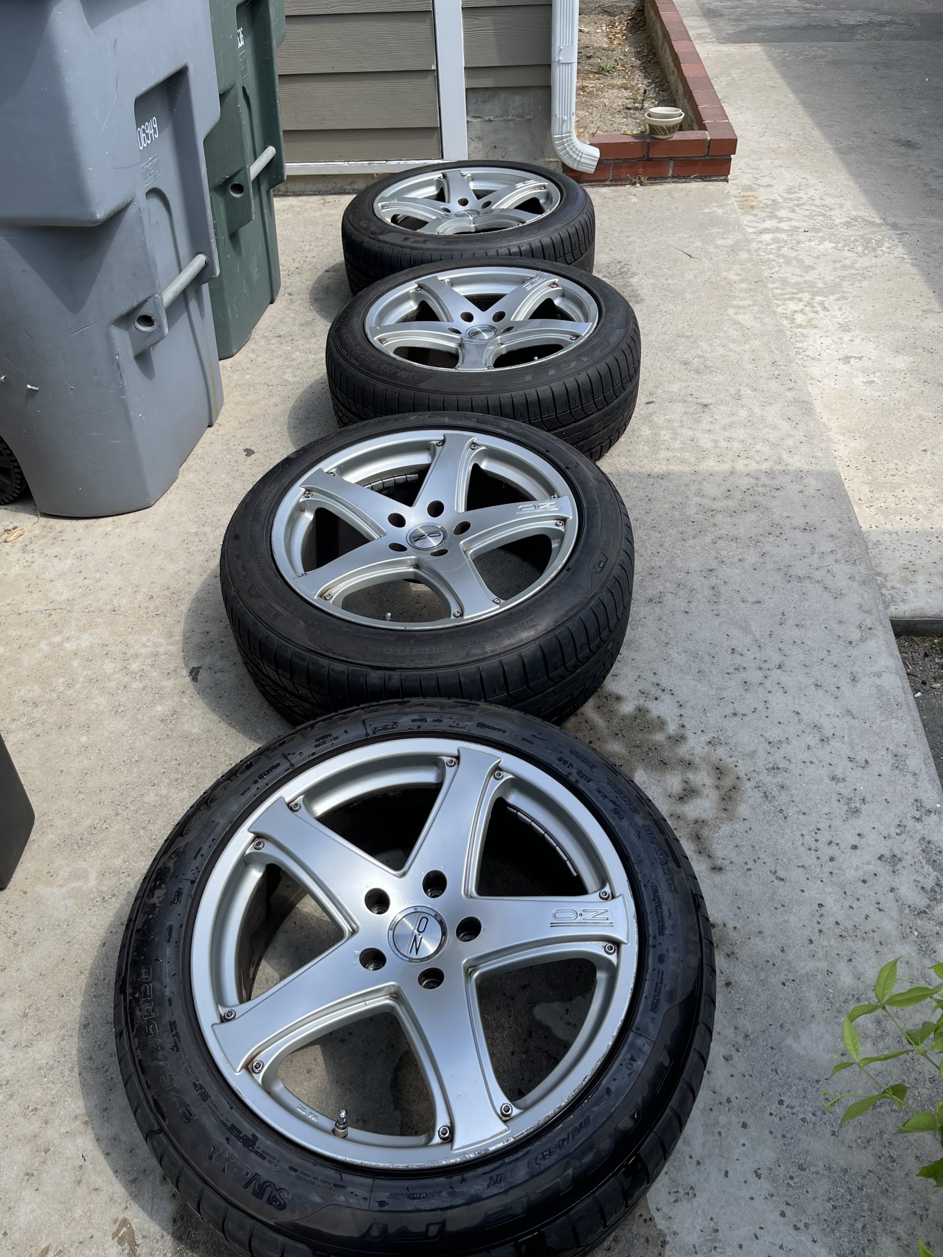 0E44AE89-FC54-4F9F-BCC2-1000F07F037A
