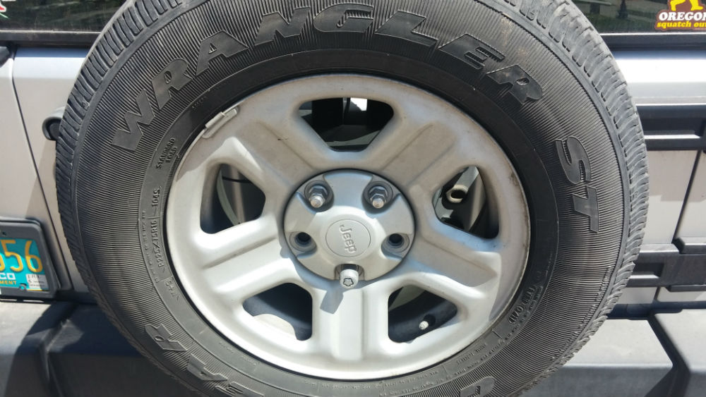 Actual Jeep Wheel/Tire (1 of 5)