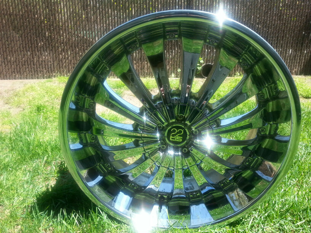 Actual Pic 22 Inch TIS Rim (4) Rims4sell@yahoo.com