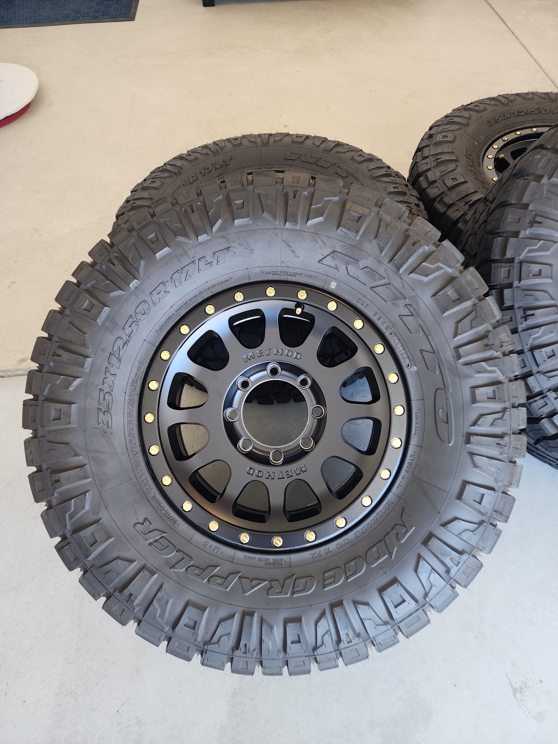 Tire 1